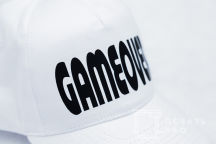 Бейсболка с надписью «GAME OVER»